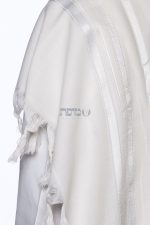 ⁦טלית גדול דגם "ישתבח" - צבע לבן מבריק⁩ – תמונה ⁦2⁩